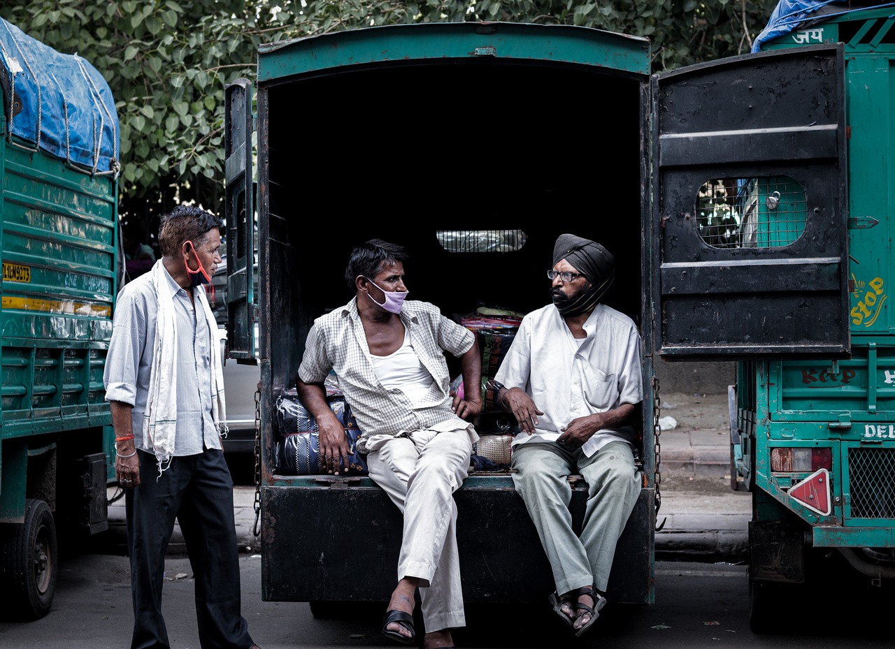 découvrez delhi, la vibrante capitale de l'inde, où l'histoire millénaire rencontre la modernité. explorez ses monuments emblématiques, sa culture riche et sa cuisine délicieuse dans cette métropole dynamique.